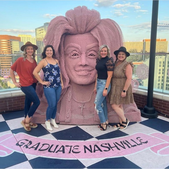 Meet your Posher, Meg - Picture 6 of 13